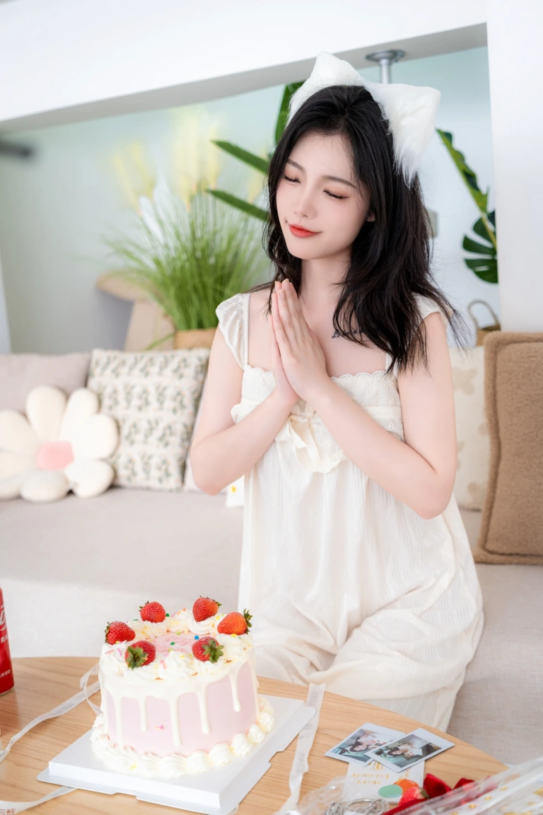 桃良阿宅《蛋糕》写真图集 33P｜在线预览与图包下载