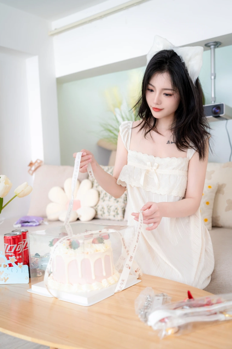 桃良阿宅《蛋糕》写真图集 33P｜在线预览与图包下载