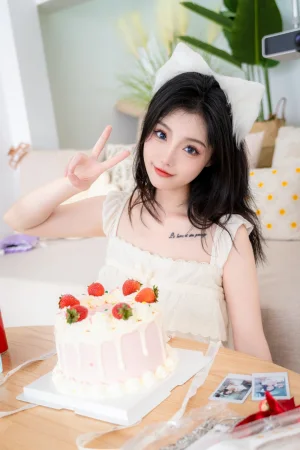 桃良阿宅《蛋糕》写真图集 33P｜在线预览与图包下载