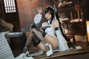 焖焖碳《碧蓝航线 鎮海 白黑礼服》写真图集 23P｜在线预览与图包下载