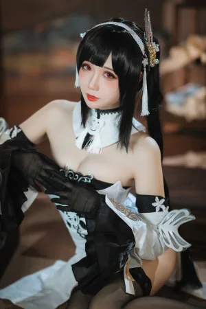 焖焖碳《碧蓝航线 鎮海 白黑礼服》写真图集 23P｜在线预览与图包下载
