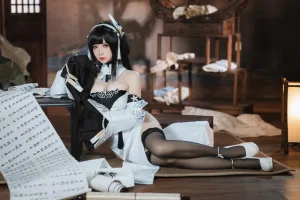 焖焖碳《碧蓝航线 鎮海 白黑礼服》写真图集 23P｜在线预览与图包下载