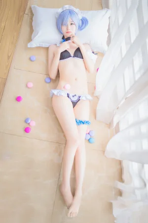 木棉棉《蕾姆泳装》写真图集 26P｜在线预览与图包下载