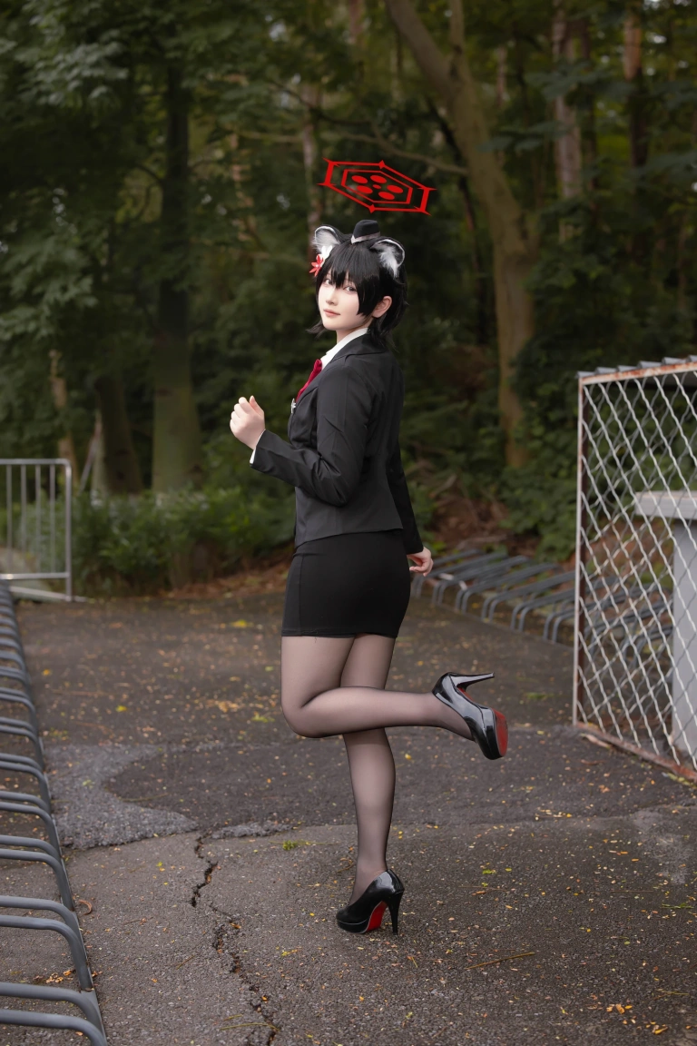 屿鱼《蔚蓝档案 春日椿 导游》写真图集 55P｜在线预览与图包下载