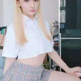 星之迟迟《定制 6-25 短制服裙》写真图集 66P+1V｜在线预览与图包下载
