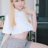 星之迟迟《定制 6-25 短制服裙》写真图集 66P+1V｜在线预览与图包下载