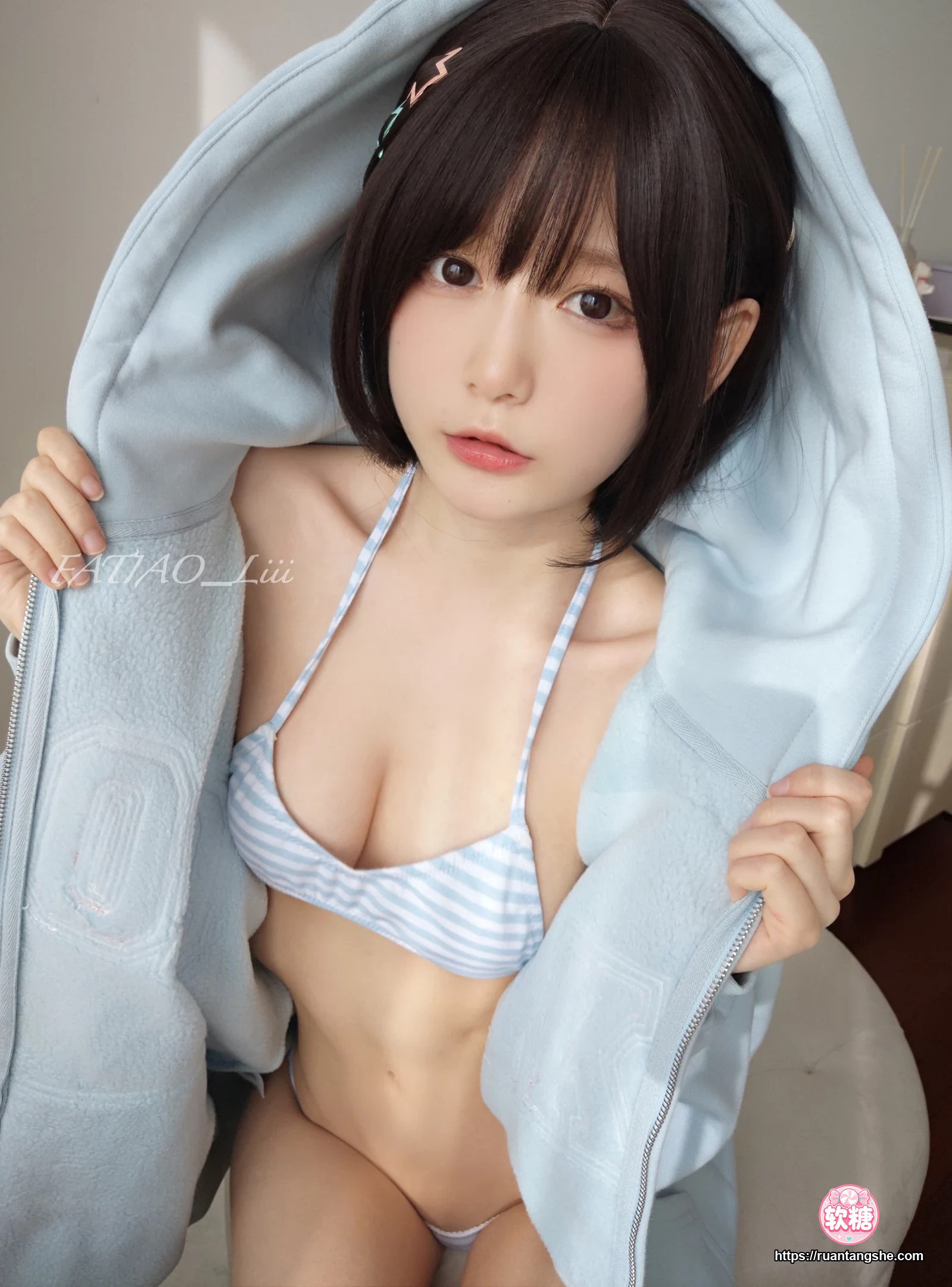 迷之呆梨 迷之呆梨 NO.029 - Fantia 2022年12月会员合集(8期)