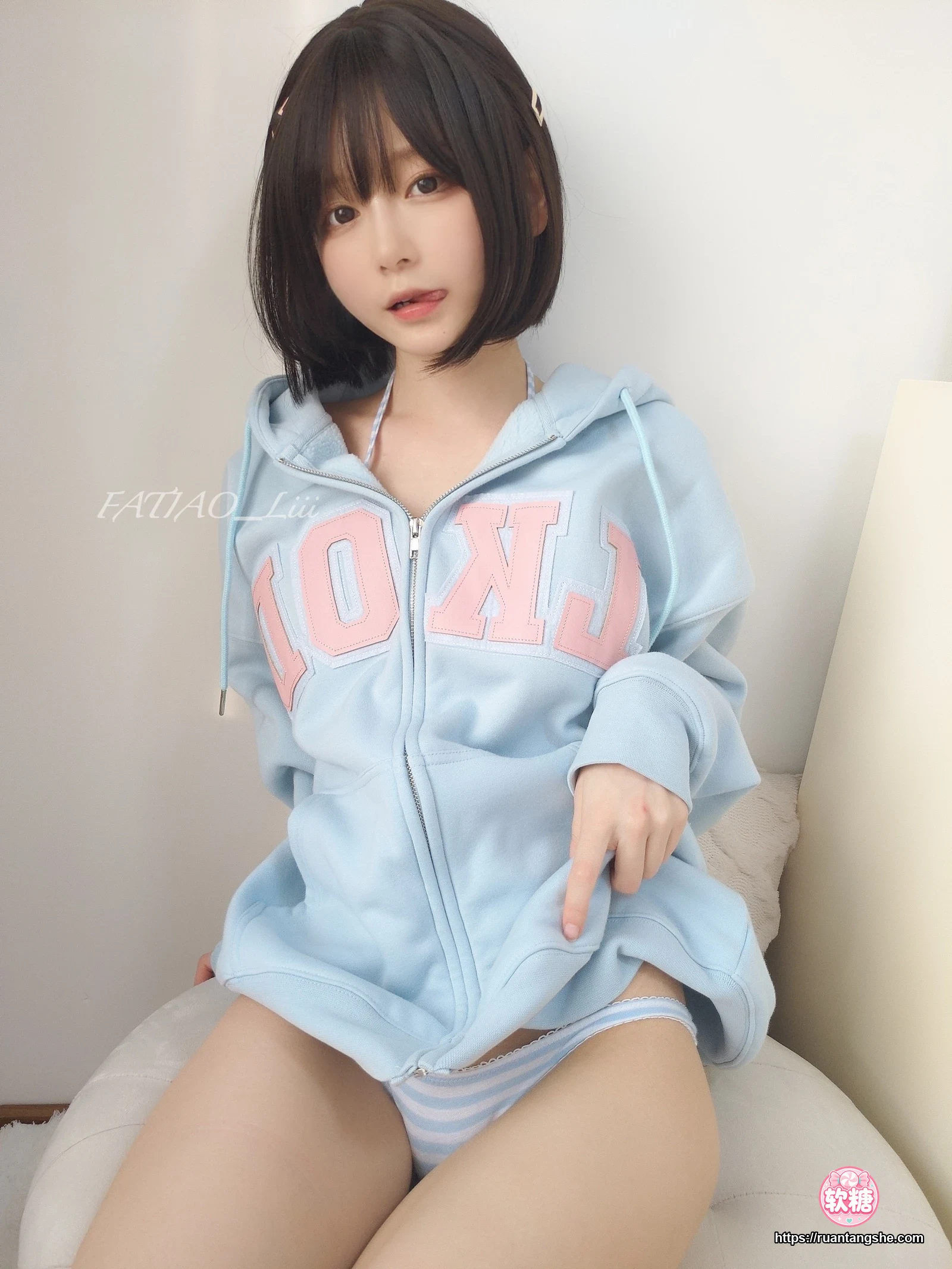 迷之呆梨 迷之呆梨 NO.029 - Fantia 2022年12月会员合集(8期)
