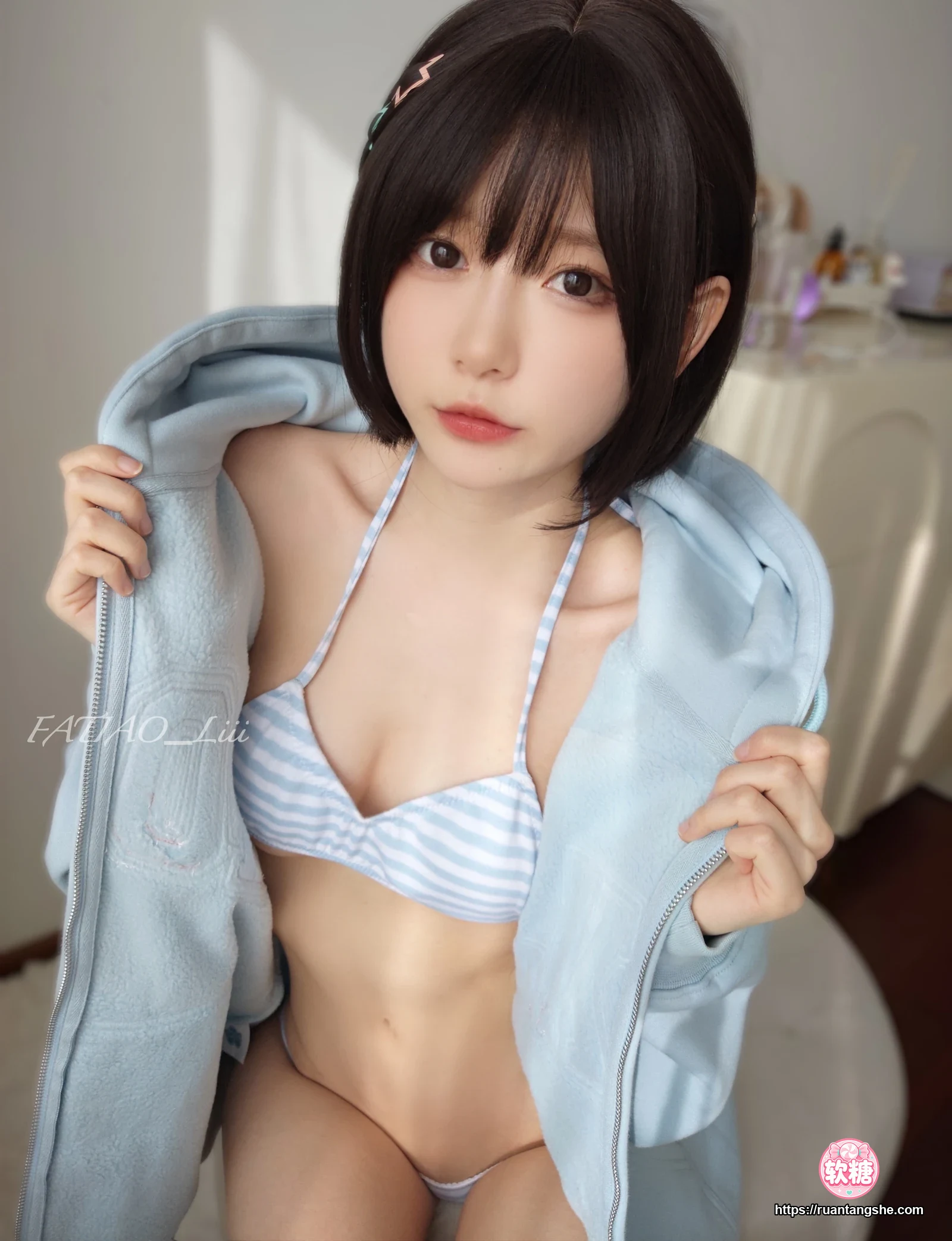 迷之呆梨 迷之呆梨 NO.029 - Fantia 2022年12月会员合集(8期)