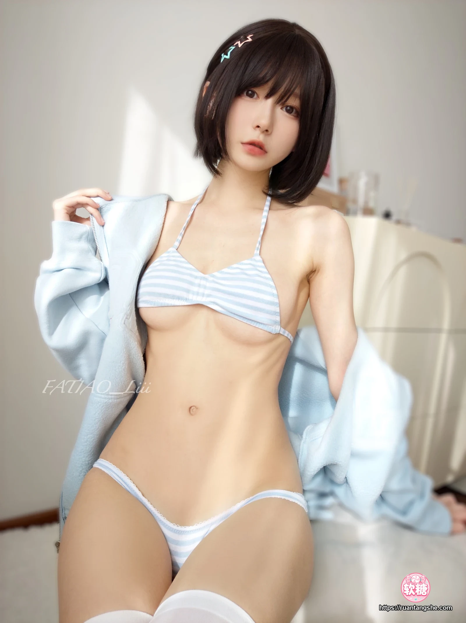 迷之呆梨 迷之呆梨 NO.029 - Fantia 2022年12月会员合集(8期)