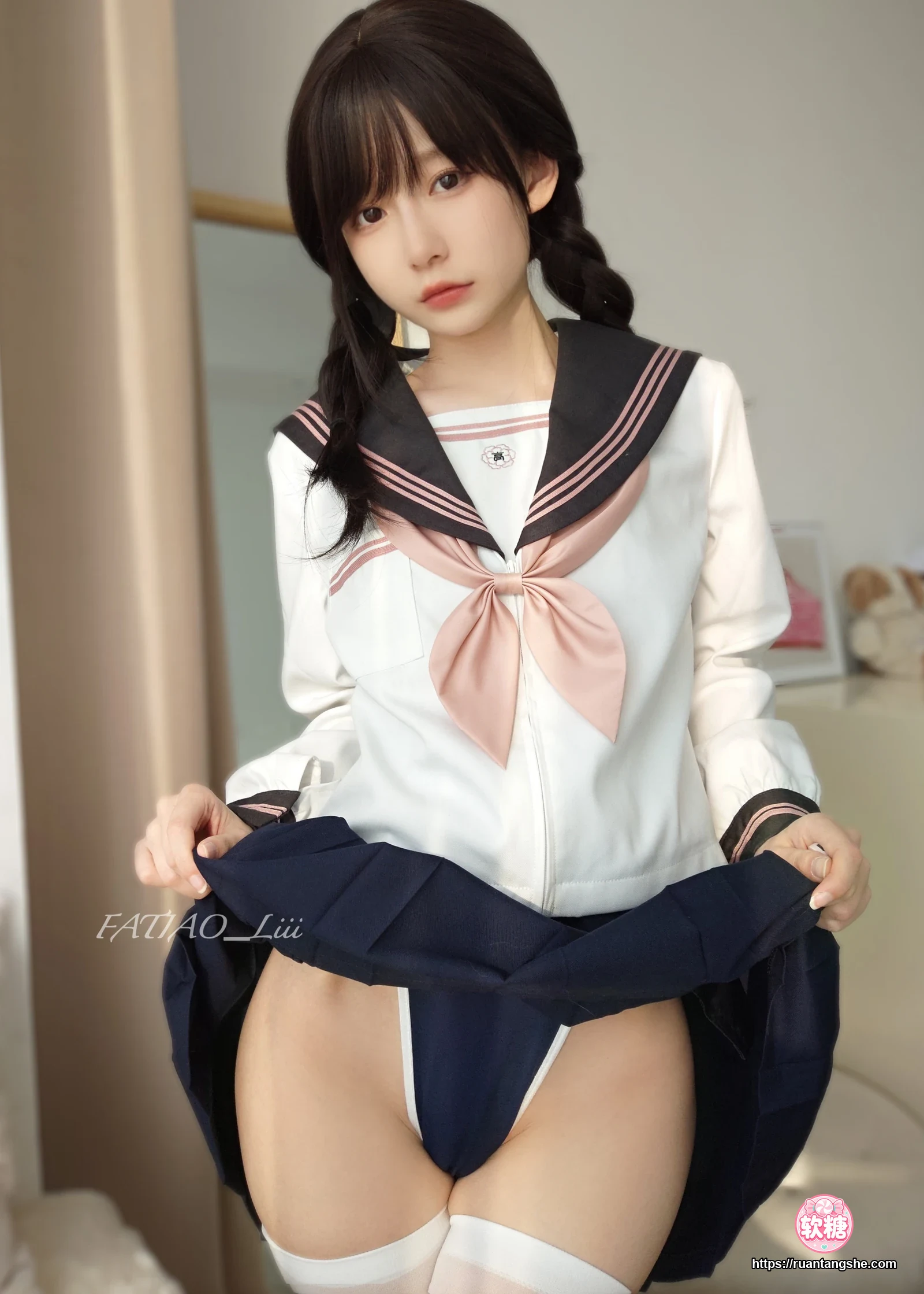 迷之呆梨 迷之呆梨 NO.029 - Fantia 2022年12月会员合集(8期)
