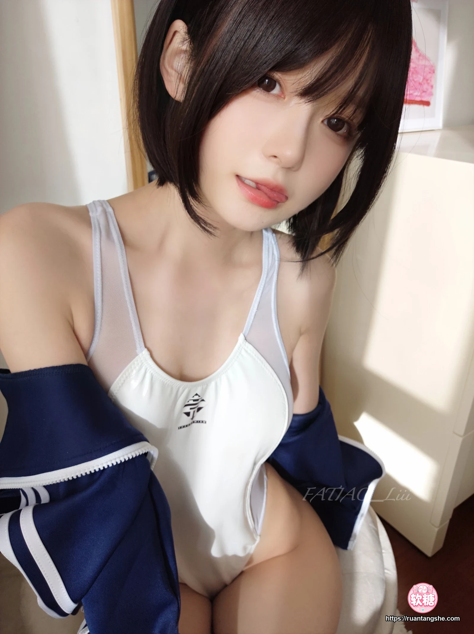 迷之呆梨 迷之呆梨 NO.029 - Fantia 2022年12月会员合集(8期)