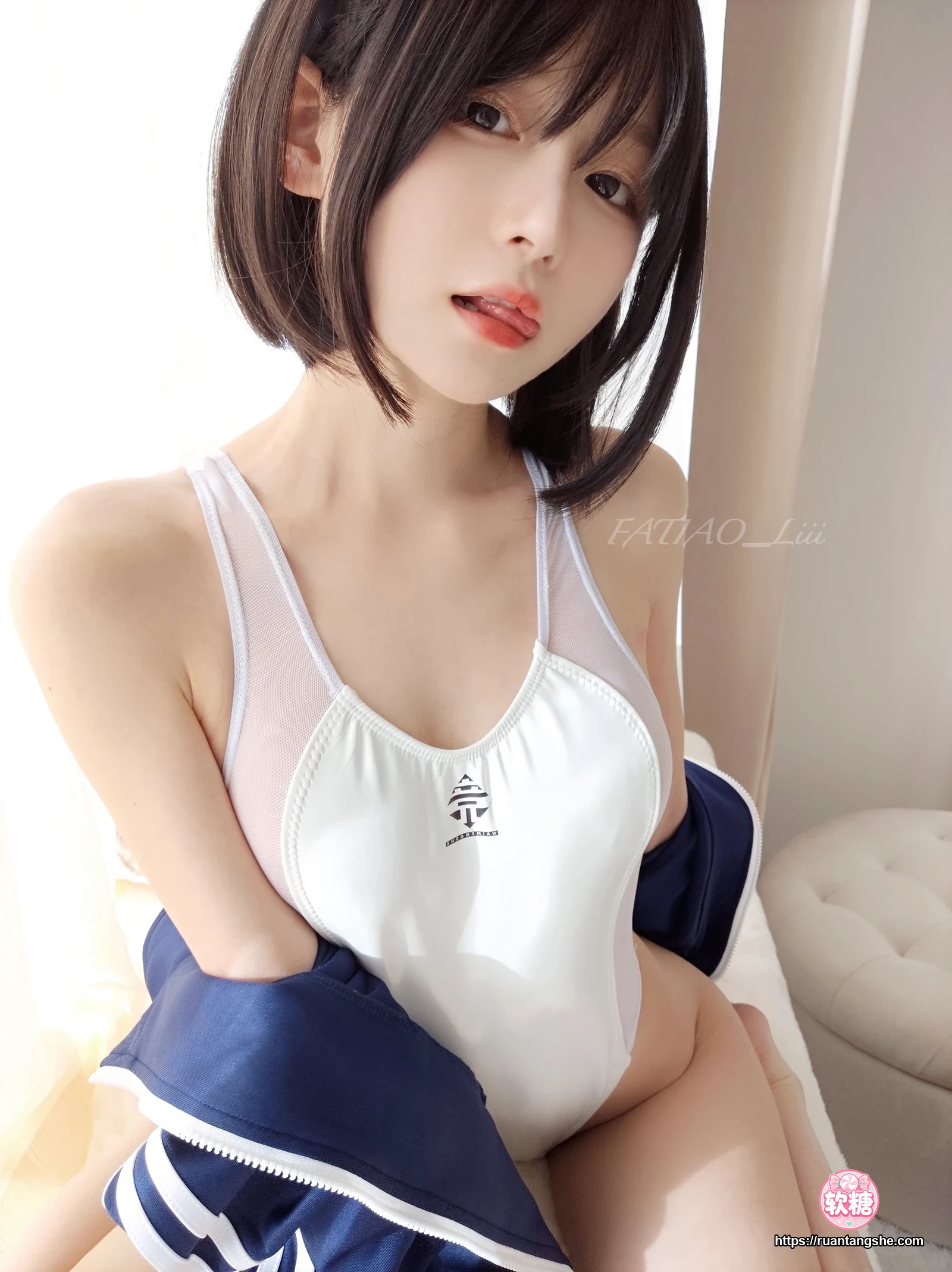 迷之呆梨 迷之呆梨 NO.029 - Fantia 2022年12月会员合集(8期)