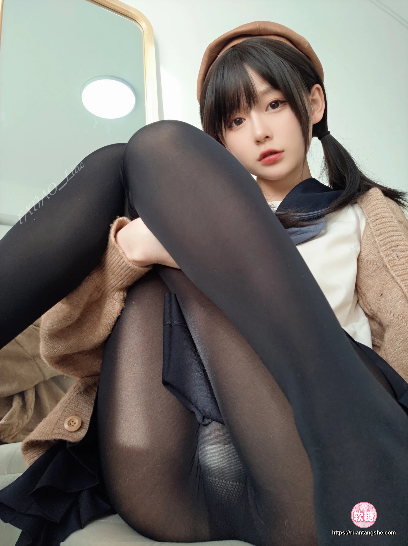 迷之呆梨 迷之呆梨 NO.029 - Fantia 2022年12月会员合集(8期)