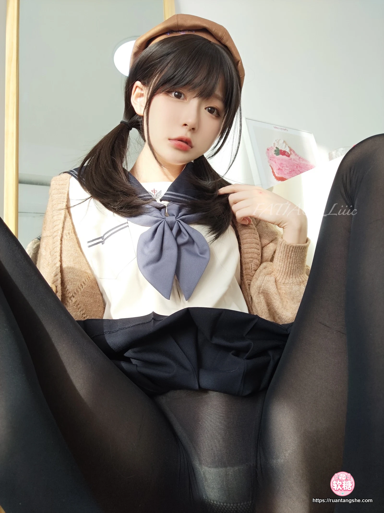 迷之呆梨 迷之呆梨 NO.029 - Fantia 2022年12月会员合集(8期)