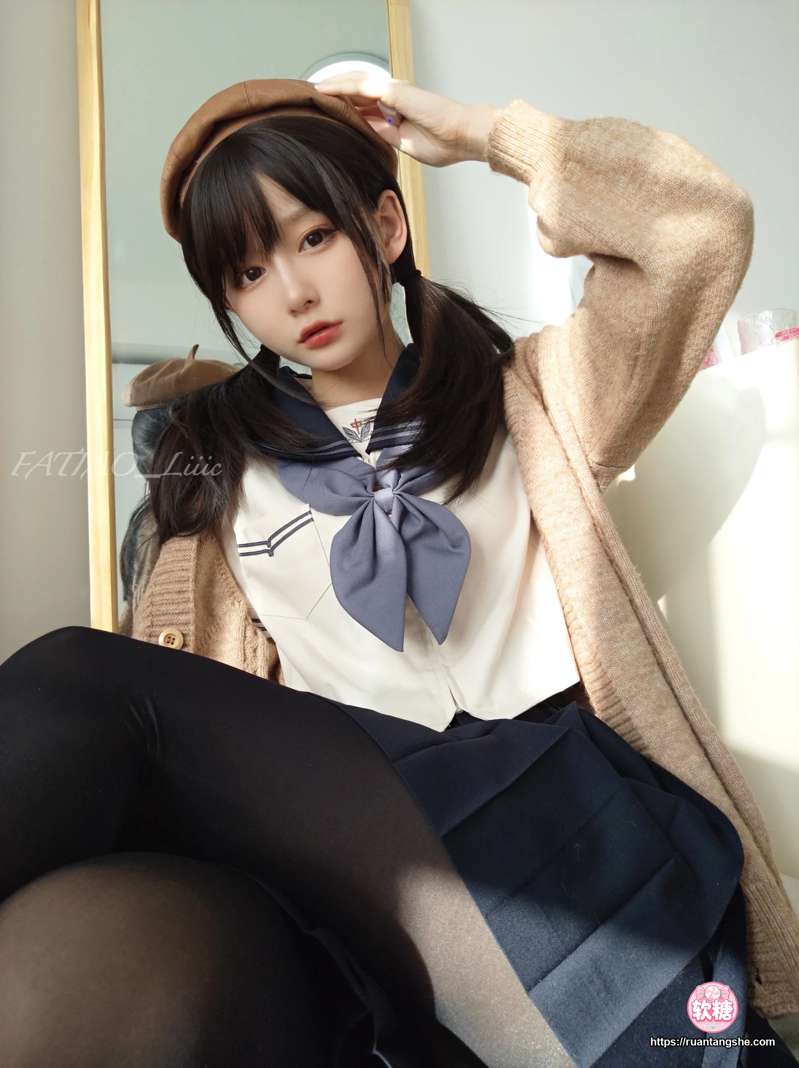 迷之呆梨 迷之呆梨 NO.029 - Fantia 2022年12月会员合集(8期)