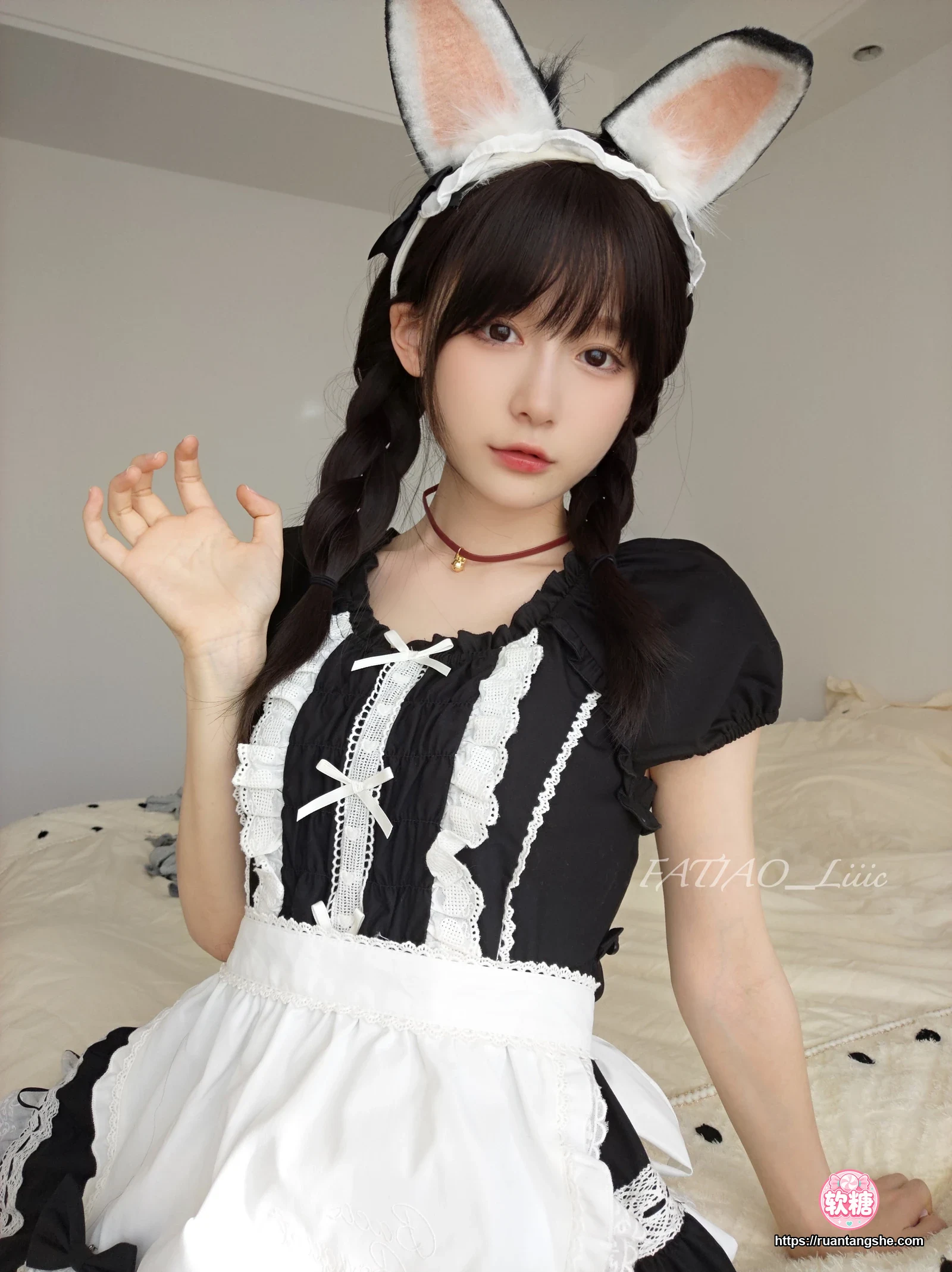 迷之呆梨 迷之呆梨 NO.029 - Fantia 2022年12月会员合集(8期)