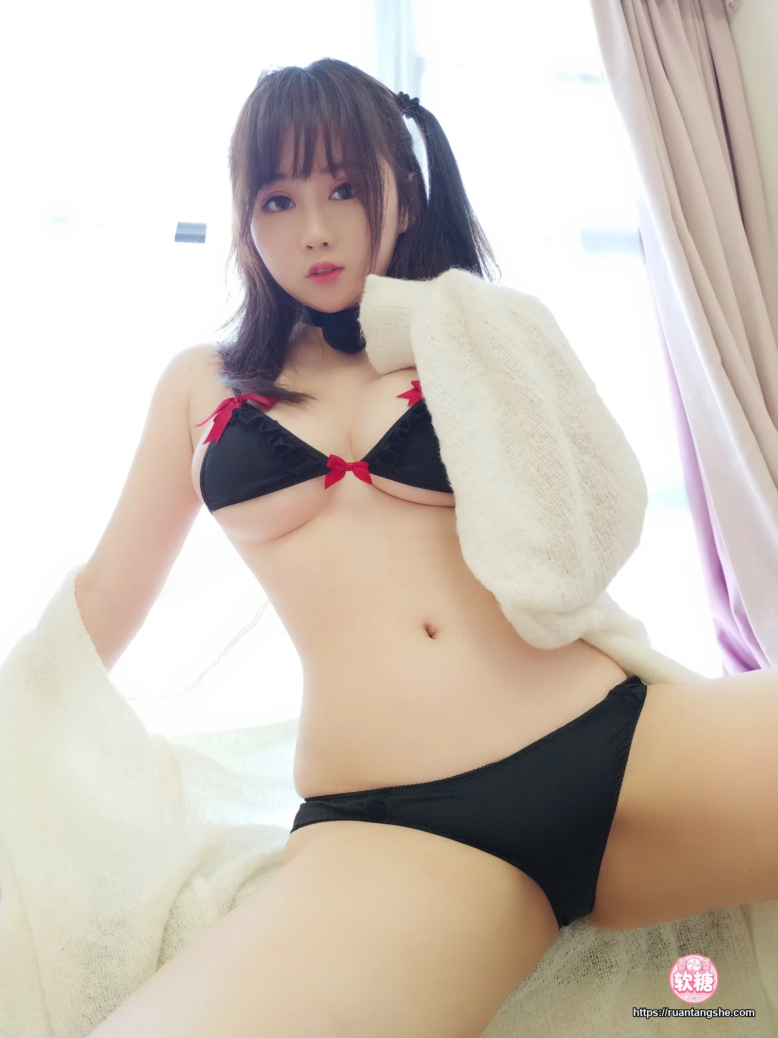 依酱 依酱 NO.02 - 黑色情趣内衣