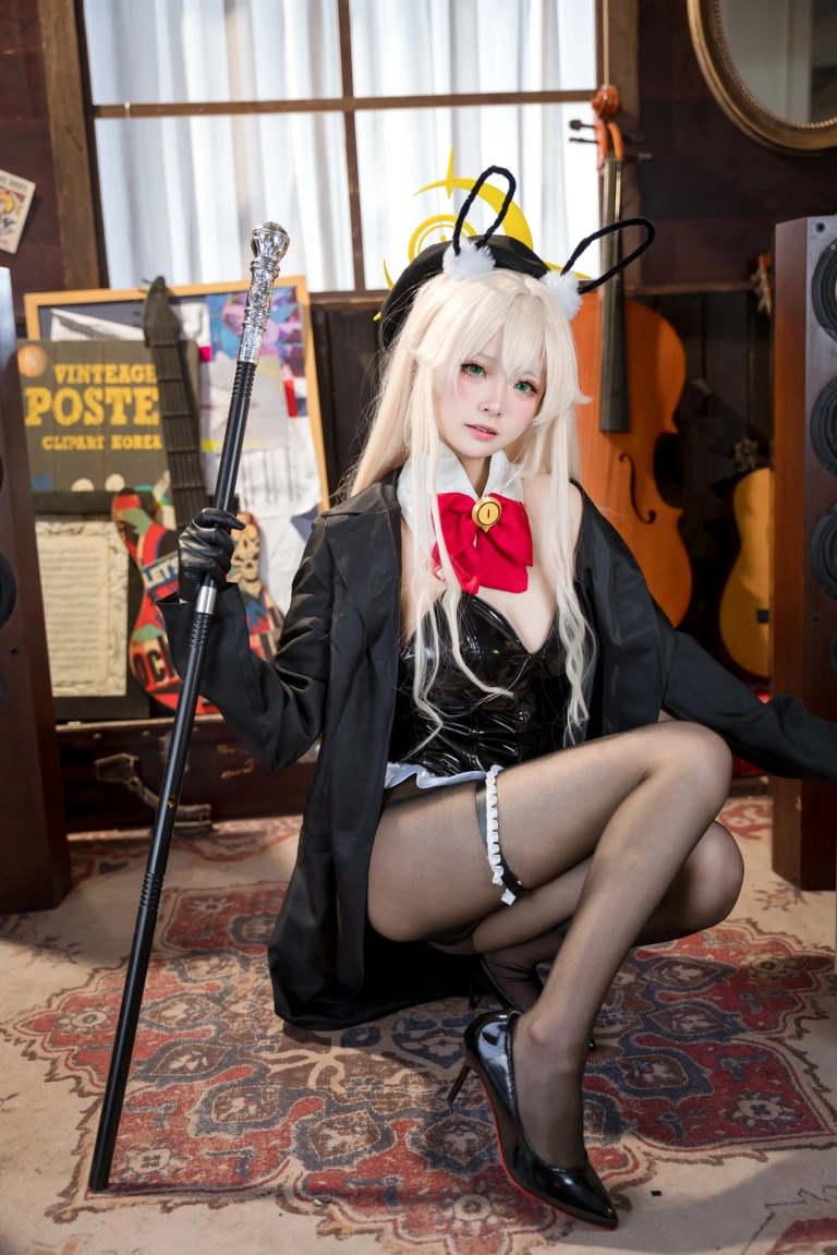 九柒喵《蔚蓝档案 笑面教授兔女郎》写真图集 36P｜在线预览与图包下载
