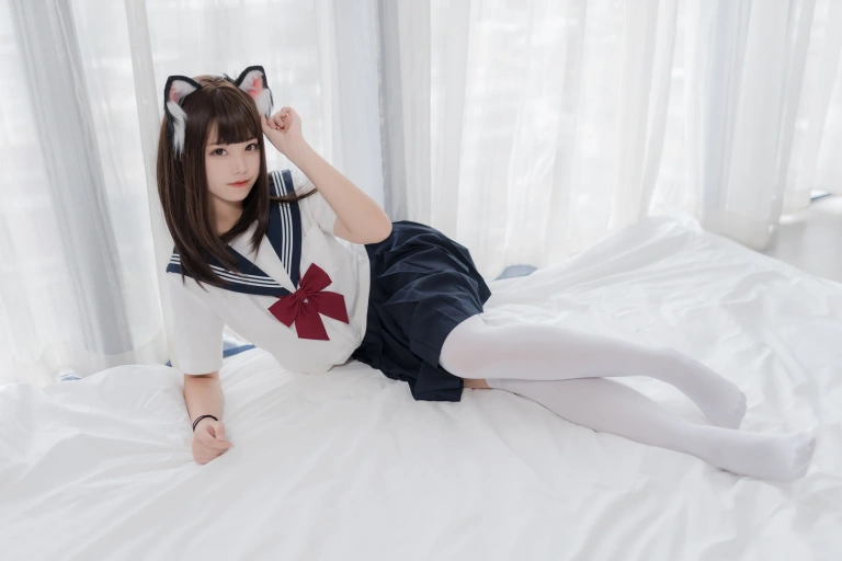 蜜汁猫裘《猫耳JK》写真图集 40P｜在线预览与图包下载