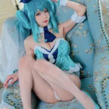 阿包也是兔娘《白兔Miku》写真图集 28P｜在线预览与图包下载