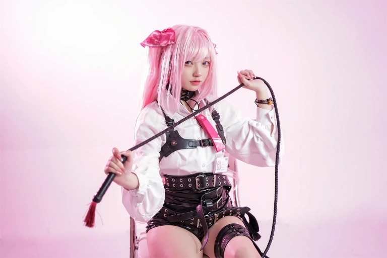 花铃《胜利女神 尤妮》写真图集 35P｜在线预览与图包下载
