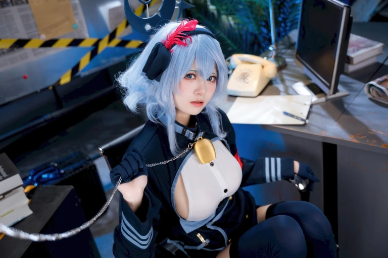 九柒喵《蔚蓝档案 天雨亚子》写真图集 46P｜在线预览与图包下载