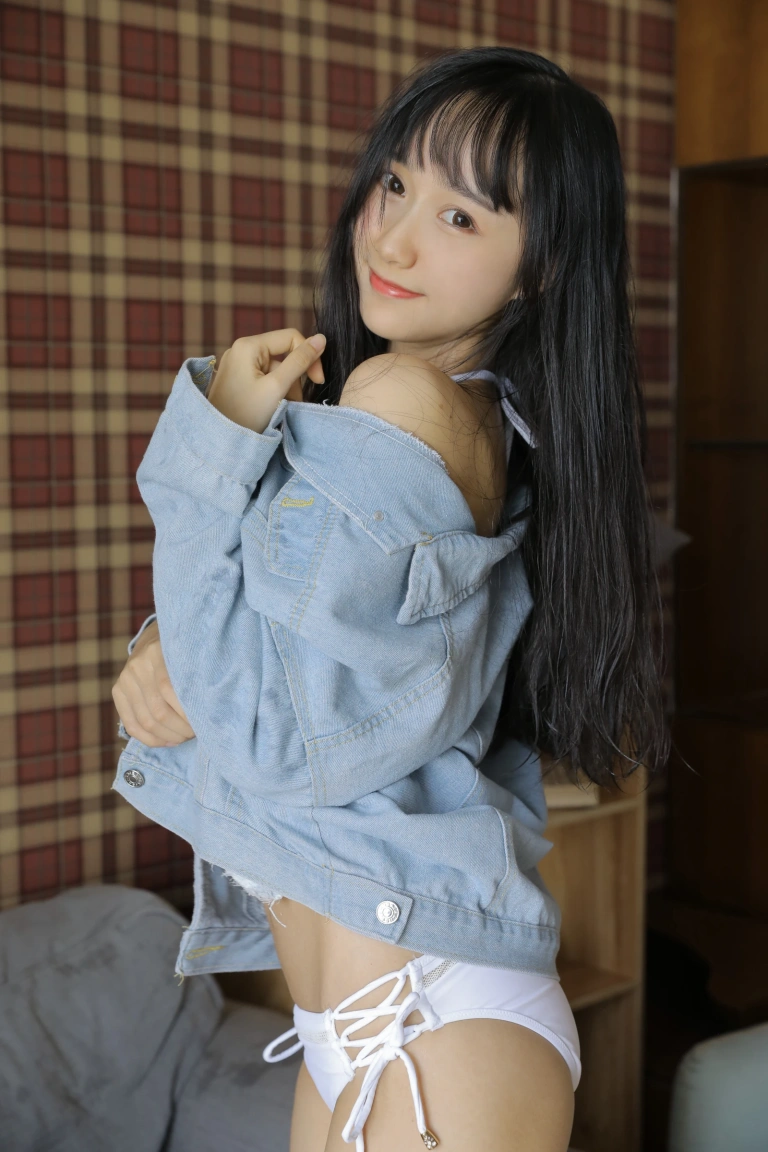 木棉棉《绵相随 性感小可爱》写真图集 22P｜在线预览与图包下载