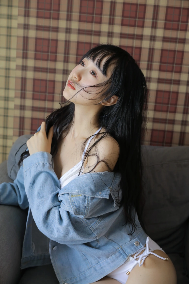 木棉棉《绵相随 性感小可爱》写真图集 22P｜在线预览与图包下载