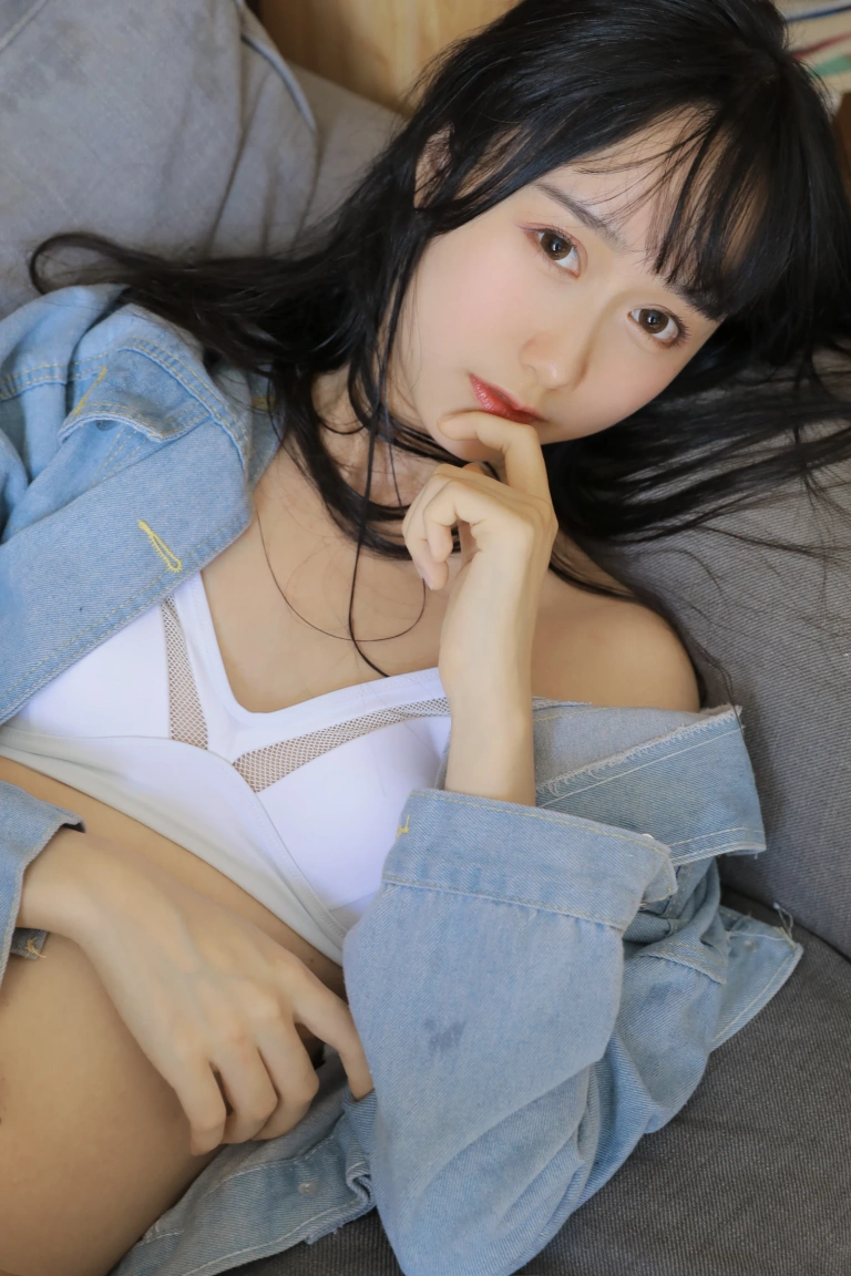 木棉棉《绵相随 性感小可爱》写真图集 22P｜在线预览与图包下载