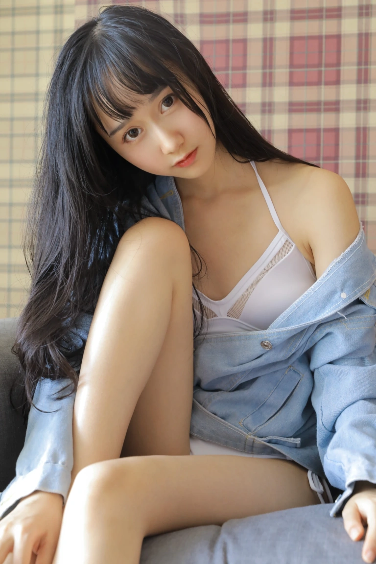 木棉棉《绵相随 性感小可爱》写真图集 22P｜在线预览与图包下载