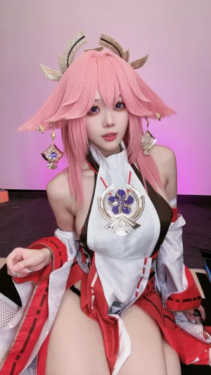 九言《八重神子自拍》写真图集 35P+5V｜在线预览与图包下载