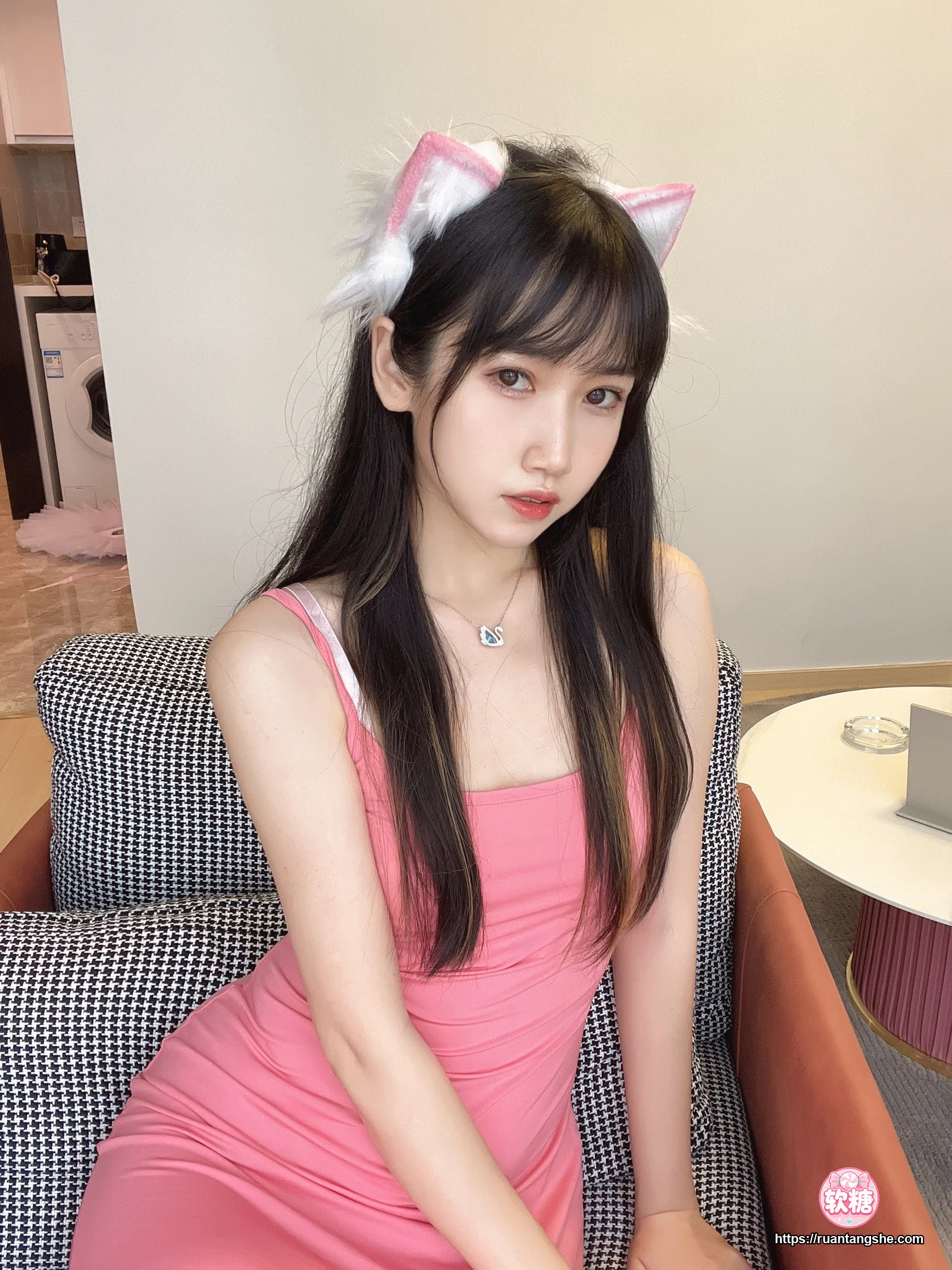 不呆猫 不呆猫 NO.032 - 浴室粉色激凸人妻