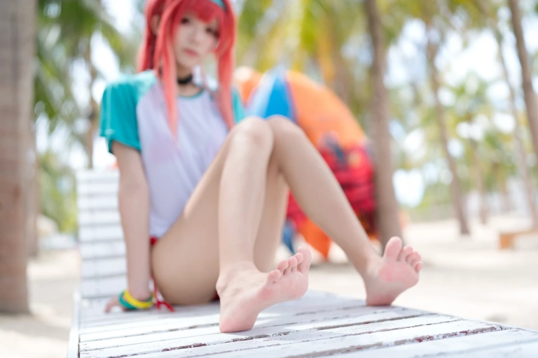 九柒喵《Nikke 拉毗泳装》写真图集 11P｜在线预览与图包下载