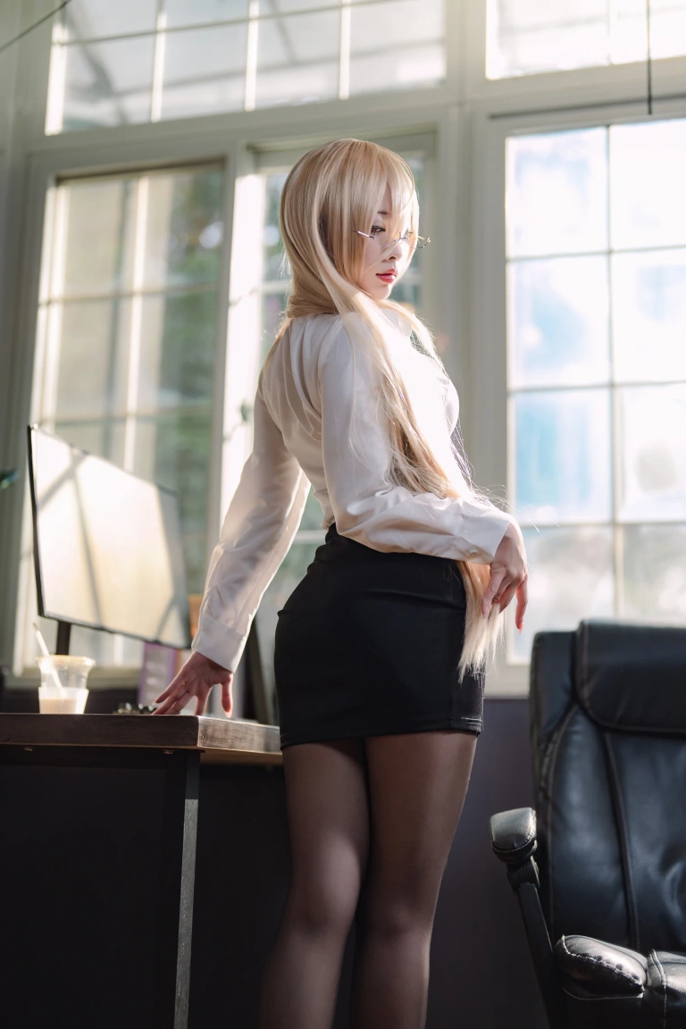 宮本桜《碧蓝航线 怨仇》写真图集 45P｜在线预览与图包下载