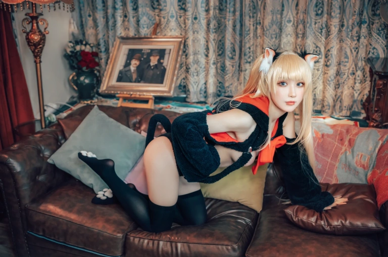阿包也是兔娘《小猫咪能有什么坏心眼呢》写真图集 19P｜在线预览与图包下载