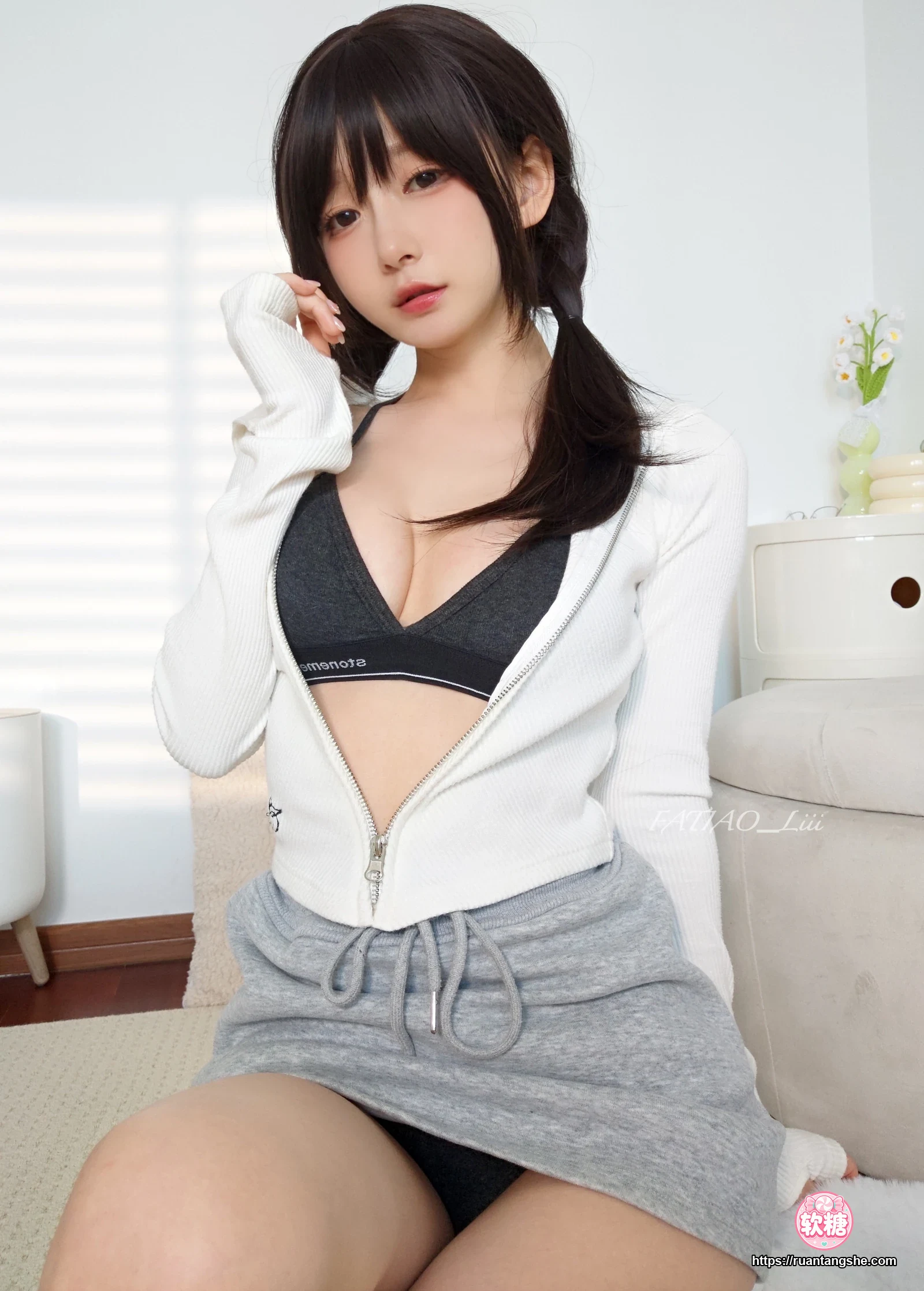 迷之呆梨 迷之呆梨 NO.035 - Fantia 2023年06月会员合集(8期)