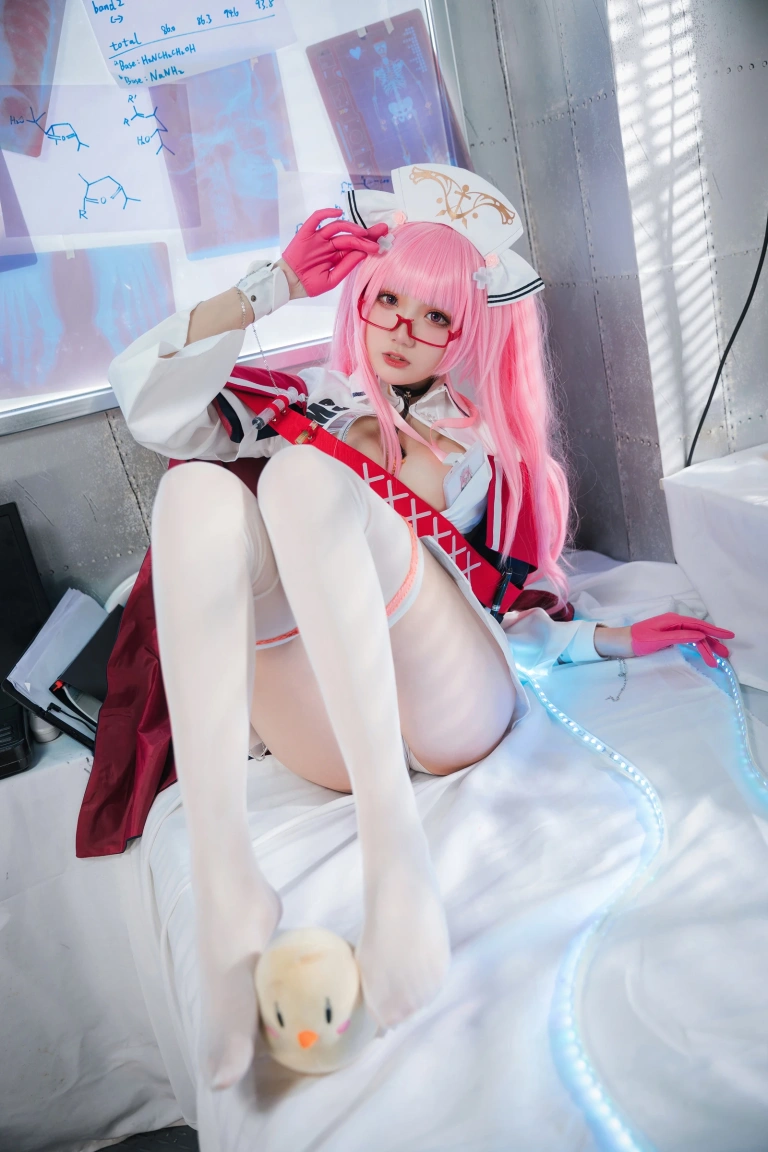 瓜希酱《英仙座护士》写真图集 20P｜在线预览与图包下载