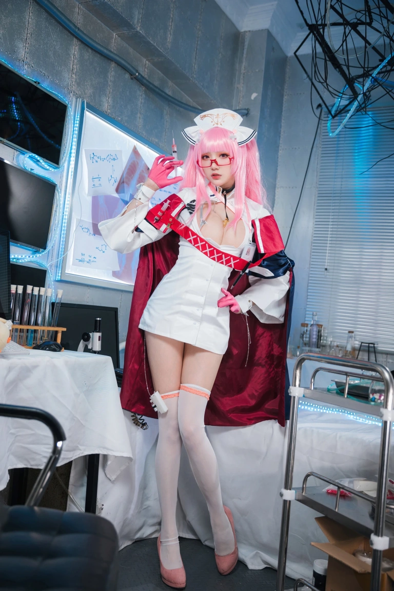 瓜希酱《英仙座护士》写真图集 20P｜在线预览与图包下载
