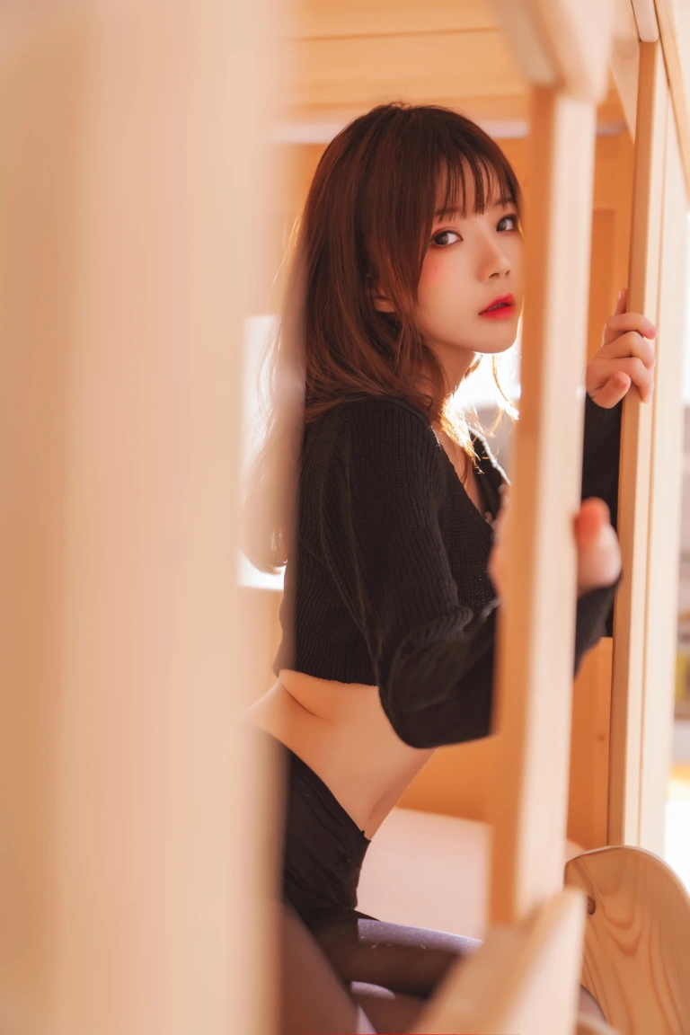 桜桃喵《小黑》写真图集 32P｜在线预览与图包下载