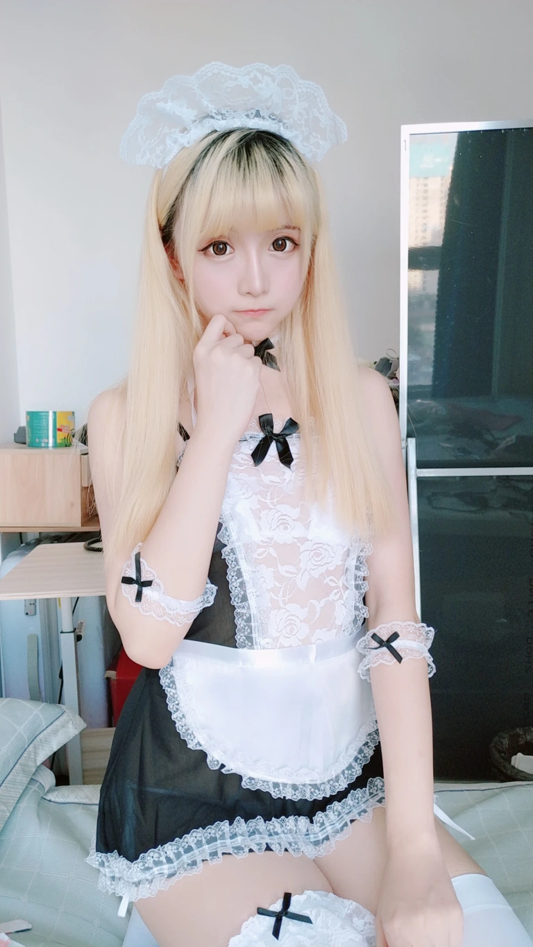 星之迟迟《定制 6-29 女仆》写真图集 61P+1V｜在线预览与图包下载
