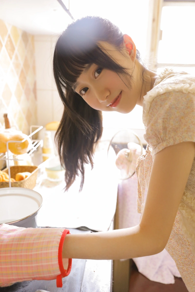 木棉棉《绵相随 厨娘》写真图集 8P｜在线预览与图包下载