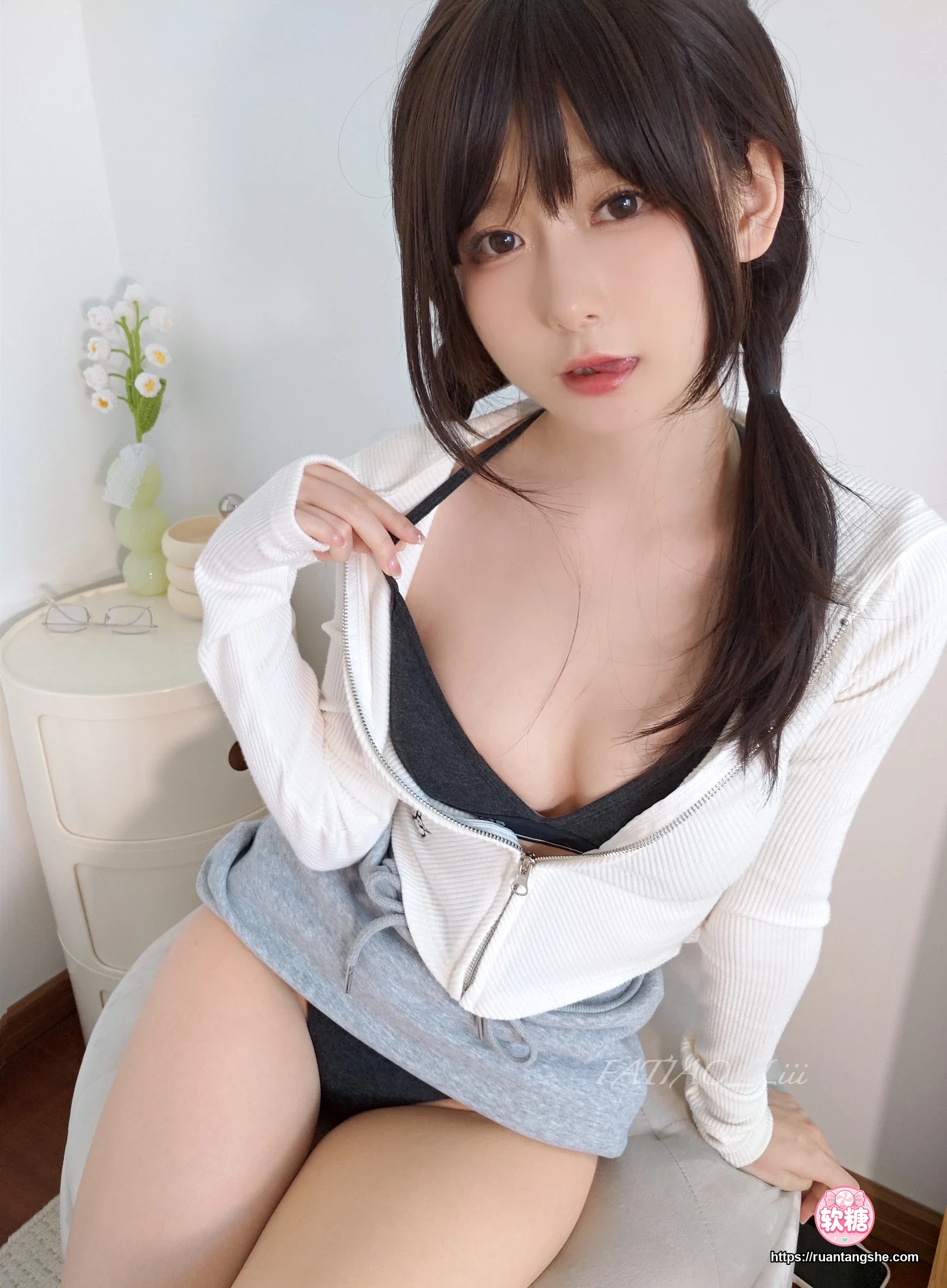 迷之呆梨 迷之呆梨 NO.036 - Fantia 2023年07月会员合集(8期)