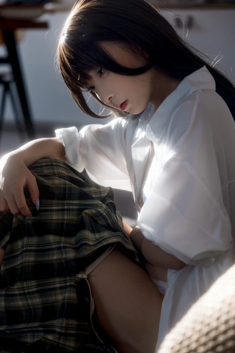 花铃《午后》写真图集 16P｜在线预览与图包下载