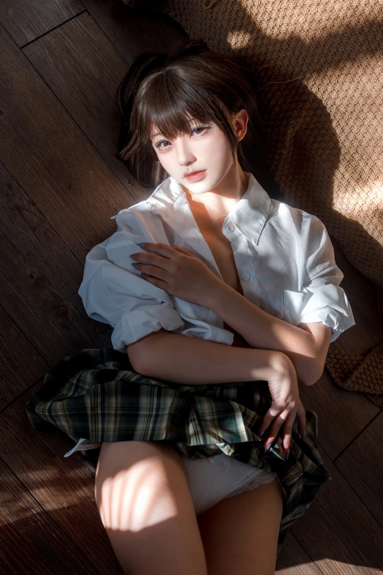 花铃《午后》写真图集 16P｜在线预览与图包下载