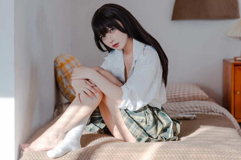 花铃《午后》写真图集 16P｜在线预览与图包下载