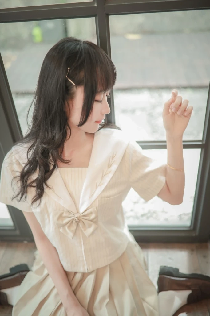 木棉棉《水手服》写真图集 19P｜在线预览与图包下载