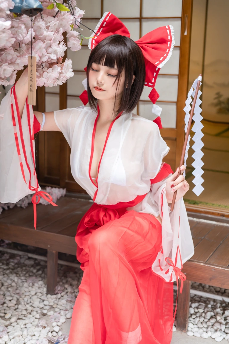 蜜汁猫裘《2020巫女》写真图集 61P｜在线预览与图包下载