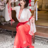 蜜汁猫裘《2020巫女》写真图集 61P｜在线预览与图包下载