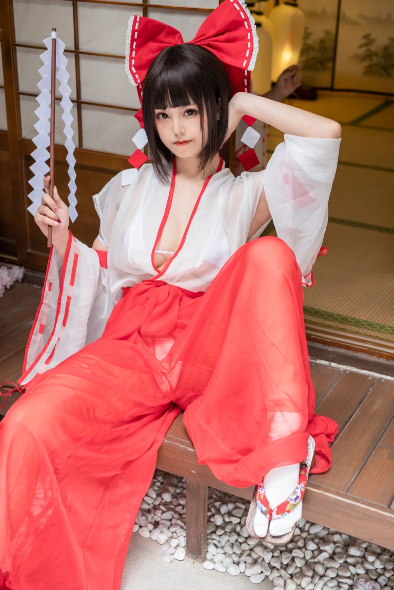 蜜汁猫裘《2020巫女》写真图集 61P｜在线预览与图包下载
